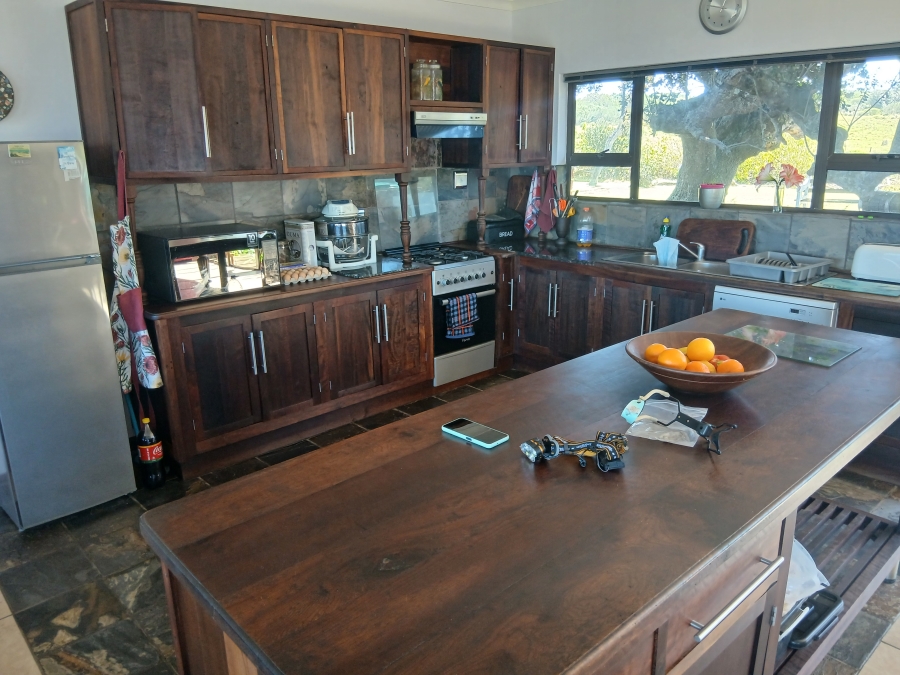 4 Bedroom Property for Sale in Marshstrand Eastern Cape